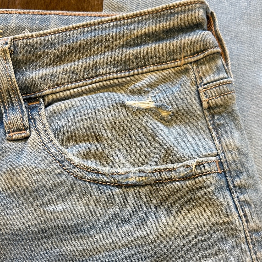 American Eagle Outfitters Distressed Light Blue Skinny Jeans - Picture 6 of 9